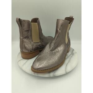 Vanessa Wu Booties Woman's 38/7.5 Silver Metallic‎ Snake Skin Shiny Boho